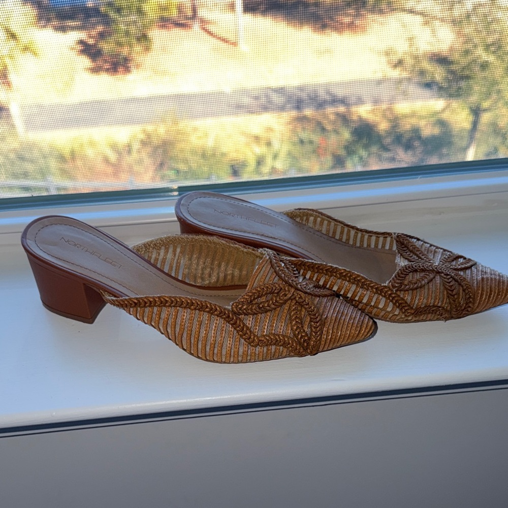 Stylish Tan Woven Mules